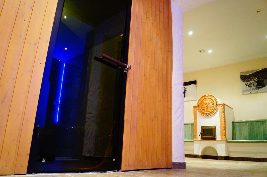 Hotel Garni Lamm Nauders Exterior photo